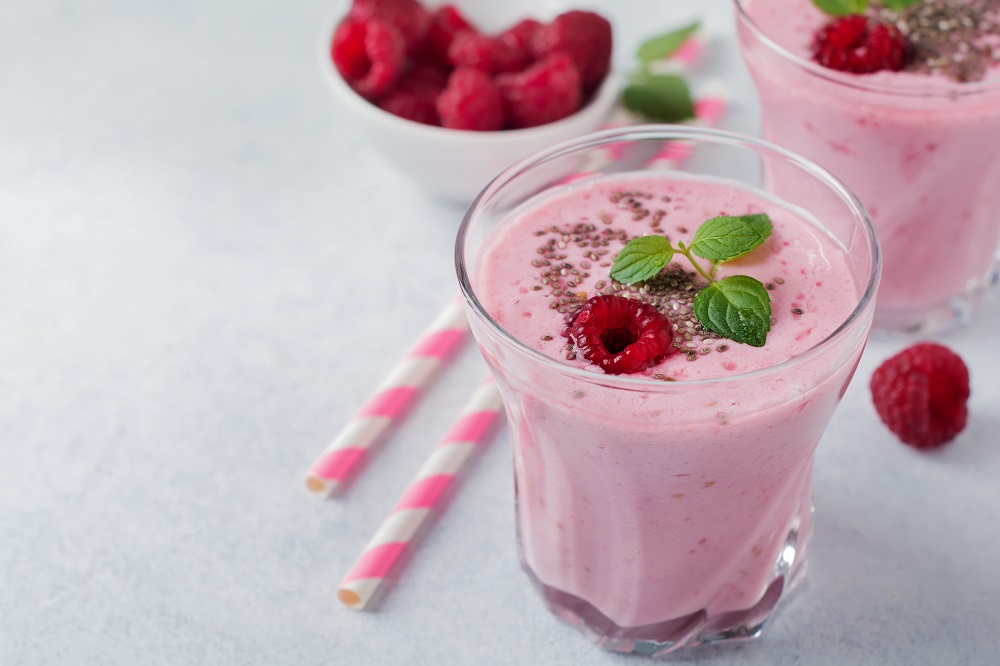 smoothie z malinami i szpinakiem